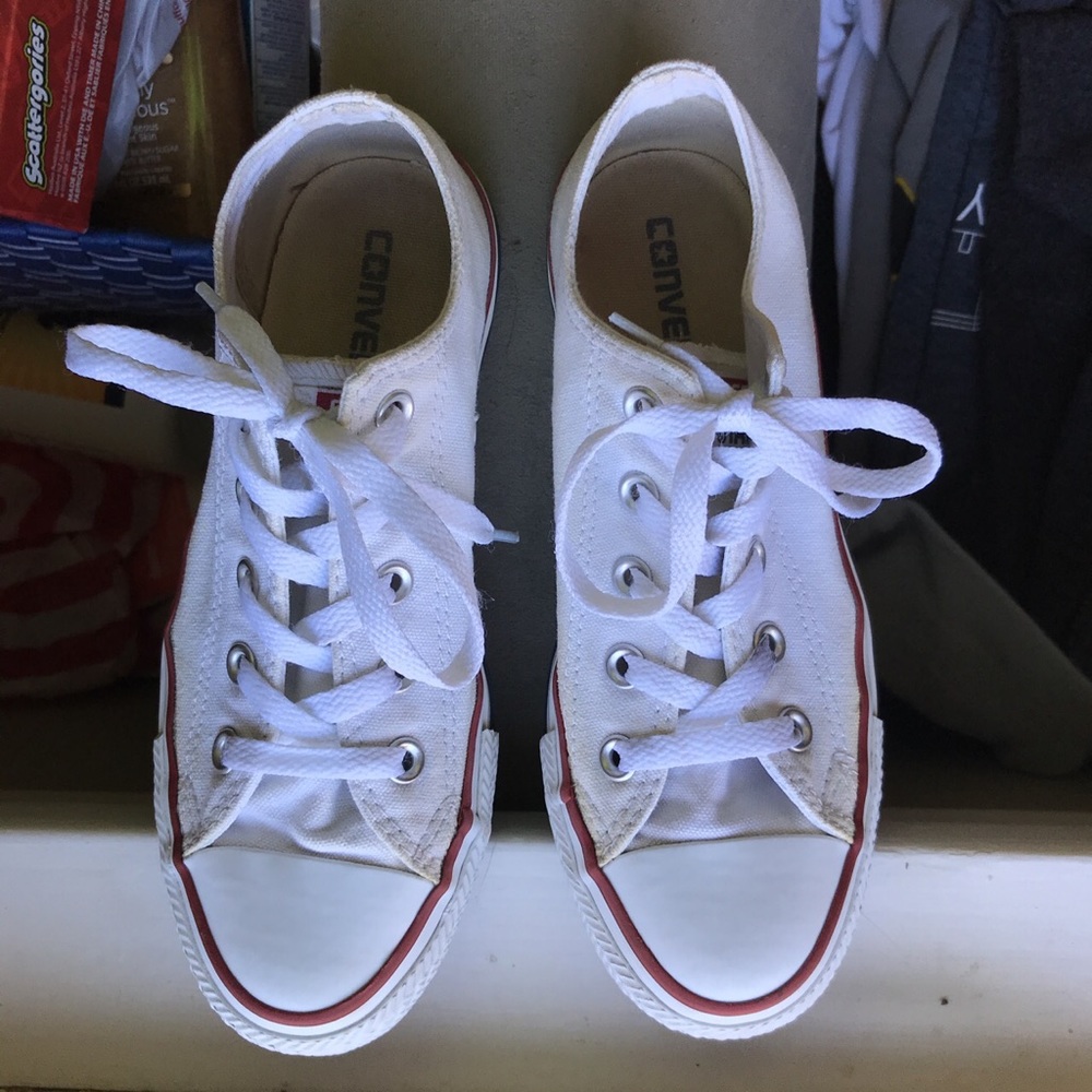 White chuck tailor converse shoes good condition